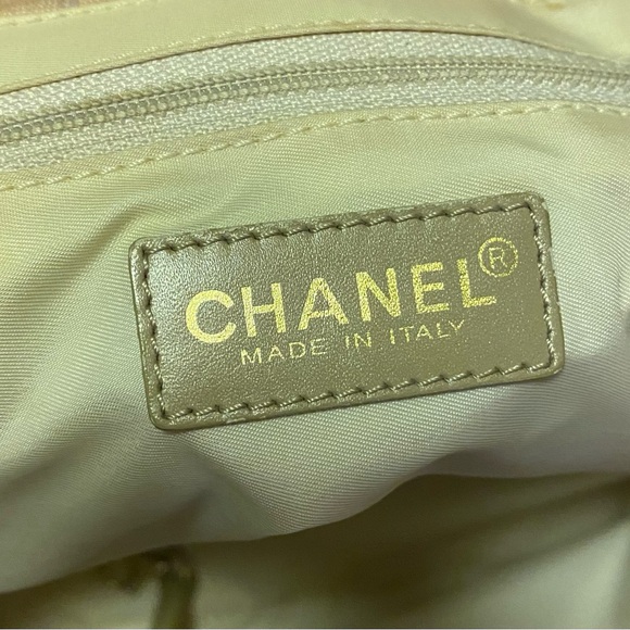 CHANEL Ivory Traveline Tote Shoulder Bag Vintage - Picture 7 of 9
